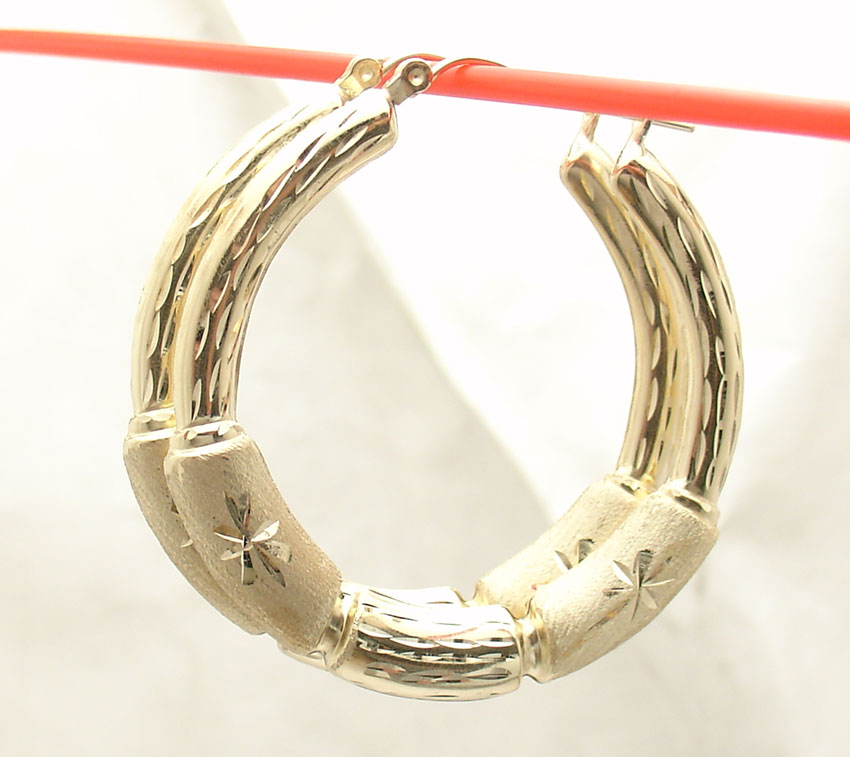 REAL 10K Yellow Gold 28mm Graduated Bamboo Hoop Earrings 2.9gr