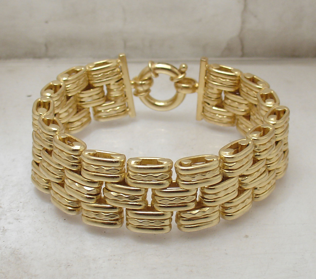 Bellezza All Solid Bold Panther Link Bracelet Senora Clasp Yellow