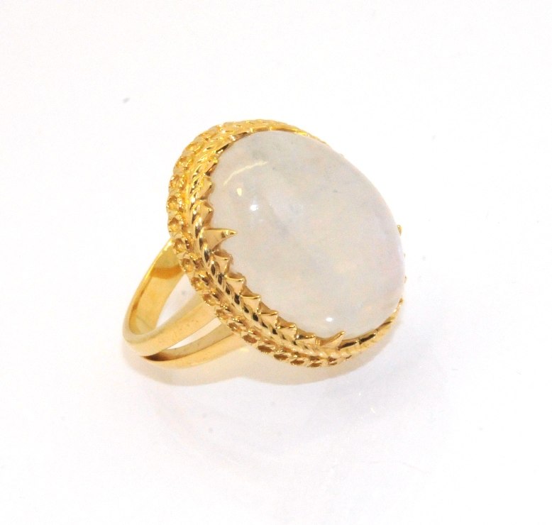 Oval smoky quartz ring | Golden Flamingo